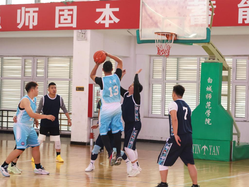 比赛现场1.jpg 比赛现场1.jpg